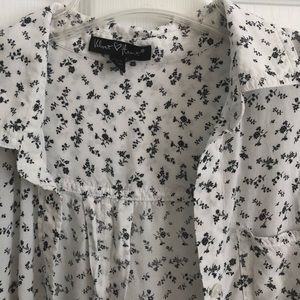 Velvet  Heart top button down small floral White Black Flowers Long Sleeve L